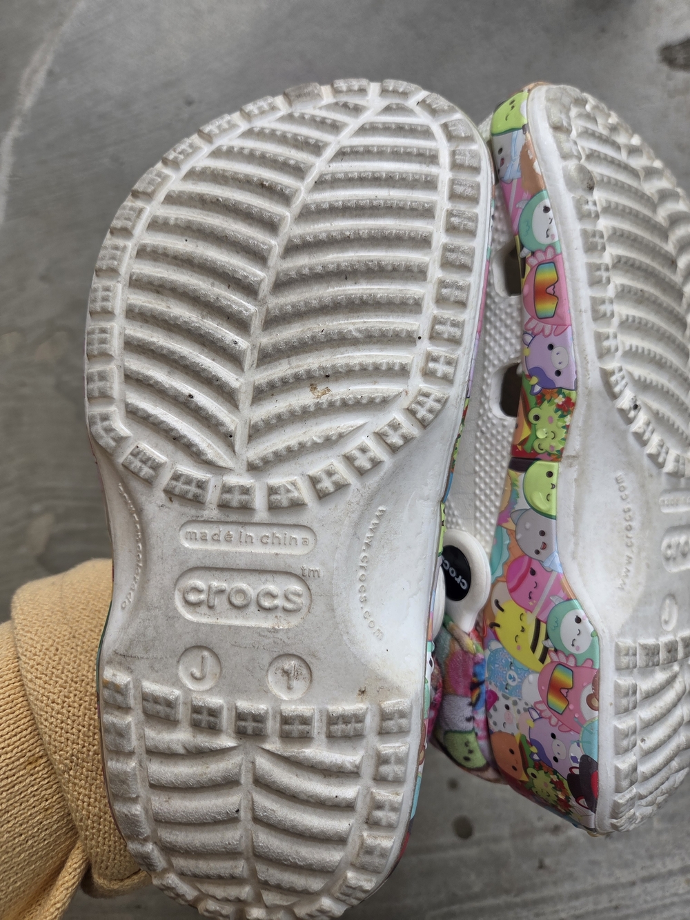 CROCS White Kids Clog Sandals with Colorful Character Charms - Picture 3 of 7